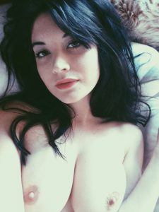Sexy Freundin Oben Ohne Selfie Lasziv